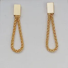 Brinco Pendente Base Quadrado Liso e Corrente Elo Morango
