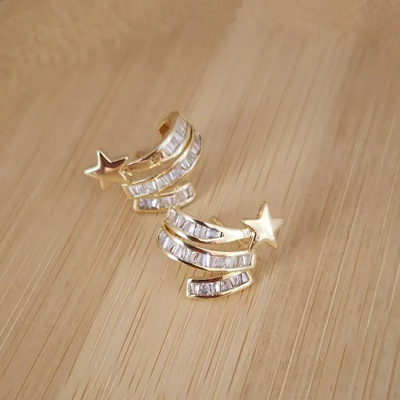 Brinco Estrela Lisa e Pontos de Zircônia