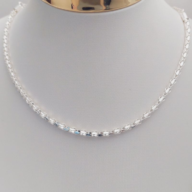 Colar Choker Escamas